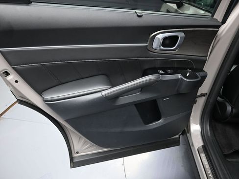 Certified 2024 Kia Sorento SX Prestige image 31