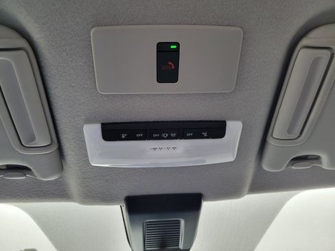 Used 2023 Nissan Kicks SR w/ SR Premium Package image 30