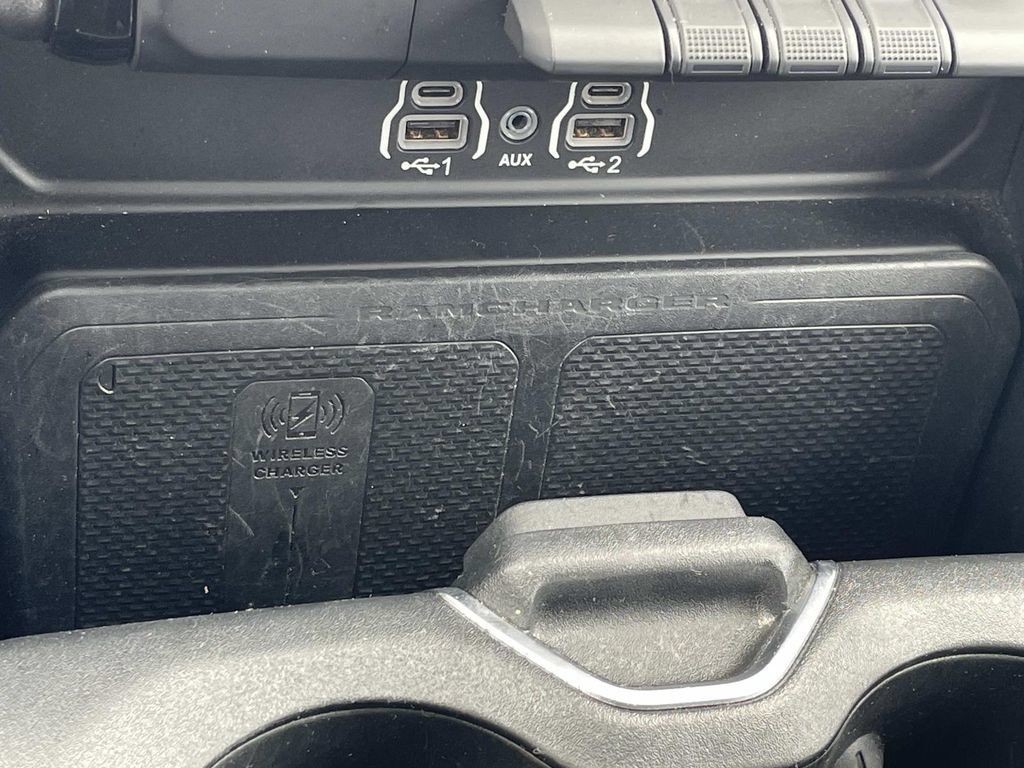 Used 2025 RAM 1500 Big Horn AWD/4WD image 17