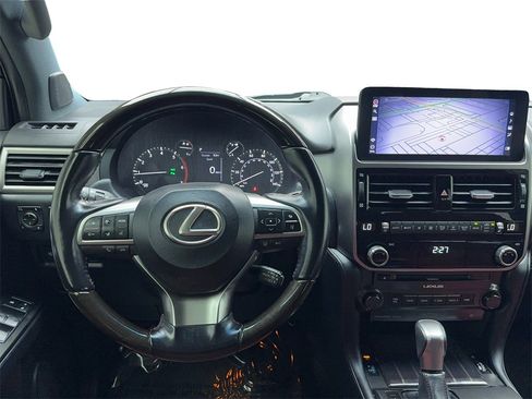 Used 2022 Lexus GX 460 Premium w/ Premium Plus Package image 18