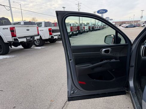 Used 2024 Kia Sorento SX Prestige image 13