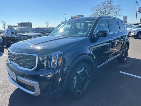 Used 2025 Kia Telluride S image 1