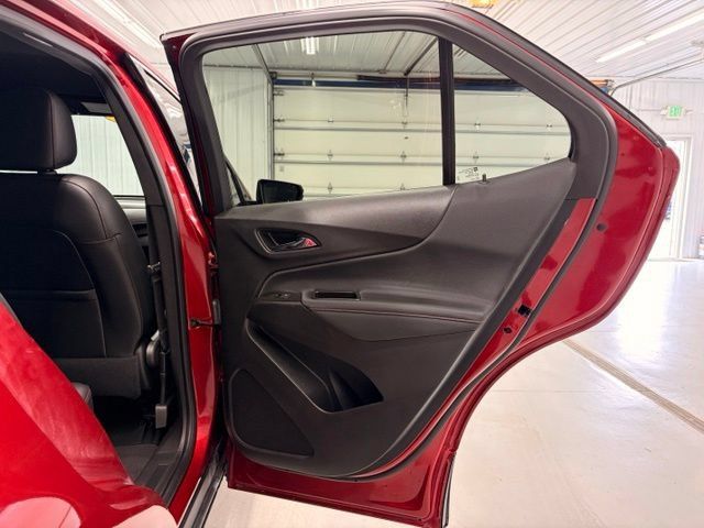 Used 2023 Chevrolet Equinox RS w/ RS Leather Package FWD image 8