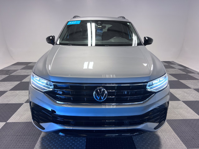 Certified 2022 Volkswagen Tiguan SE R-Line FWD image 2