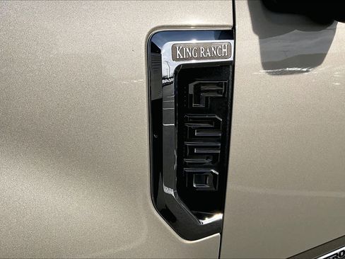 Used 2018 Ford F250 King Ranch w/ King Ranch Ultimate Package image 31