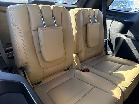 Used 2017 Ford Explorer XLT w/ Equipment Group 202A image 28