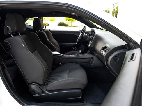 Used 2019 Dodge Challenger R/T image 39