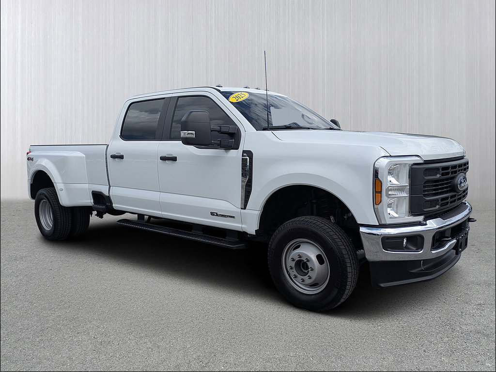 Used 2025 Ford F350 XL w/ XL Driver Assist Package AWD/4WD image 1
