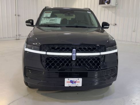 New 2026 Lincoln Navigator L Reserve AWD/4WD image 4