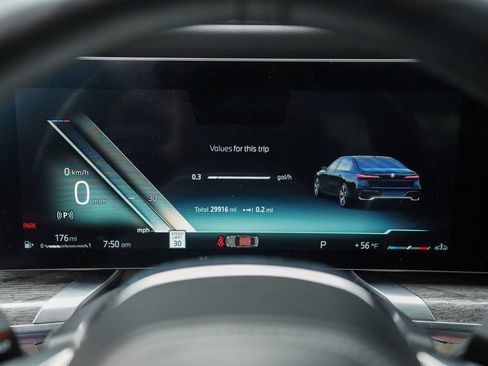 Used 2024 BMW 740i image 26