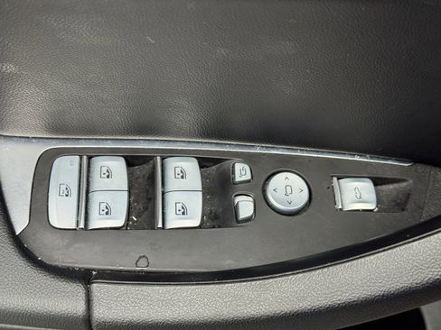 Used 2023 BMW X3 xDrive30i w/ Premium Package image 11