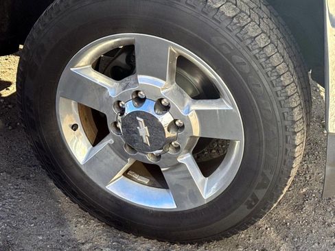 Used 2016 Chevrolet Silverado 2500 LT w/ LT Convenience Package image 8