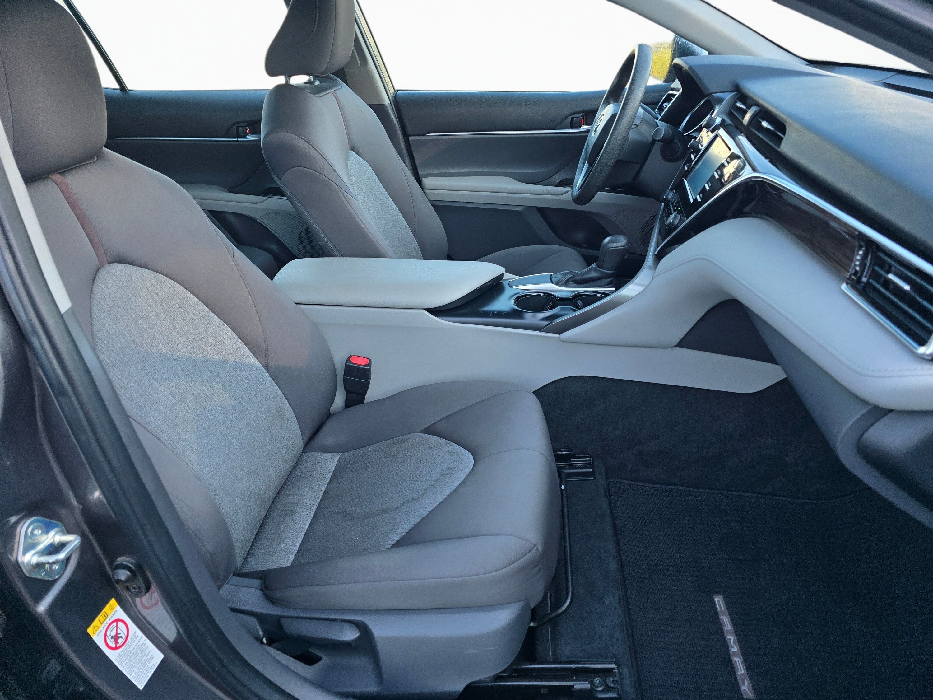 Used 2018 Toyota Camry LE w/ Moonroof Package FWD image 25