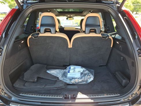 Certified 2024 Volvo XC90 T8 Ultimate w/ Protection Package Premier AWD/4WD image 29