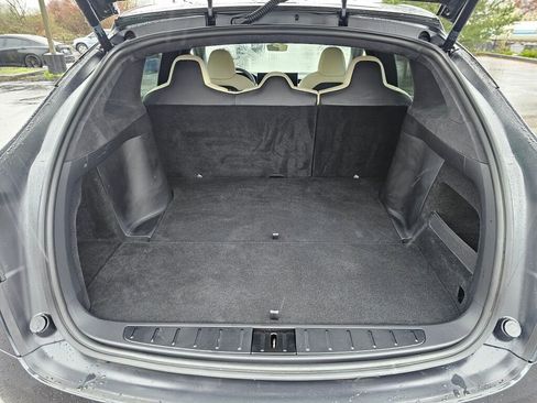 Used 2024 Tesla Model X Base image 18