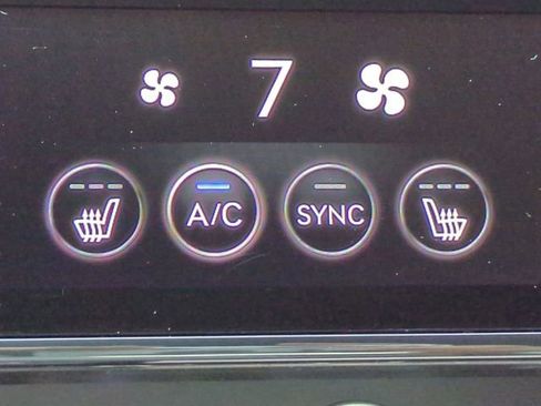 Used 2025 Genesis G70 2.5T image 21