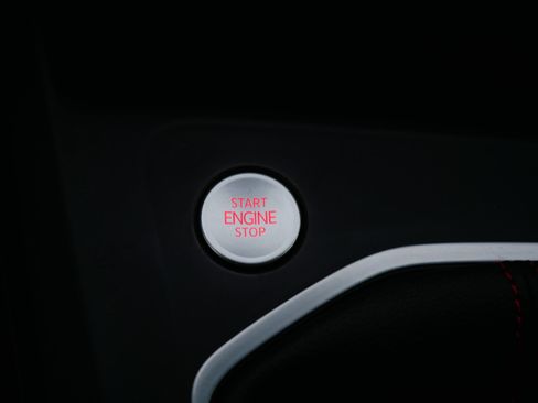 Used 2022 Volkswagen GTI SE image 34