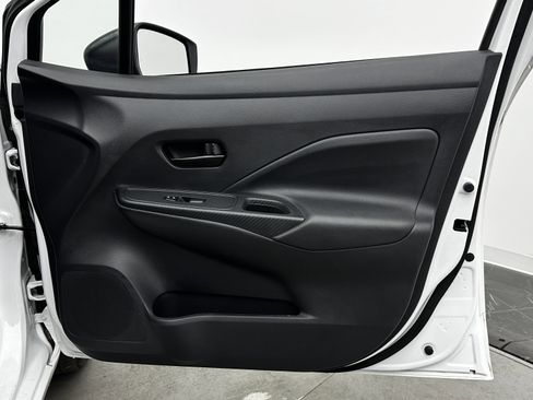 Used 2023 Nissan Versa S w/ Trunk Package image 31