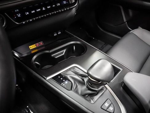 Certified 2024 Lexus UX 250h FWD image 17