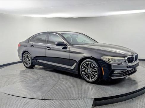 Used 2018 BMW 530i w/ Premium Package image 9