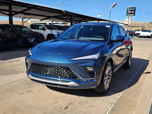 New 2026 Buick Envista Avenir image 8