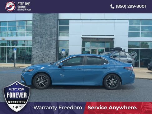 Used 2024 Toyota Camry SE FWD image 4