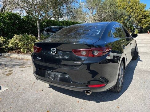 Used 2020 MAZDA MAZDA3 Sedan image 4