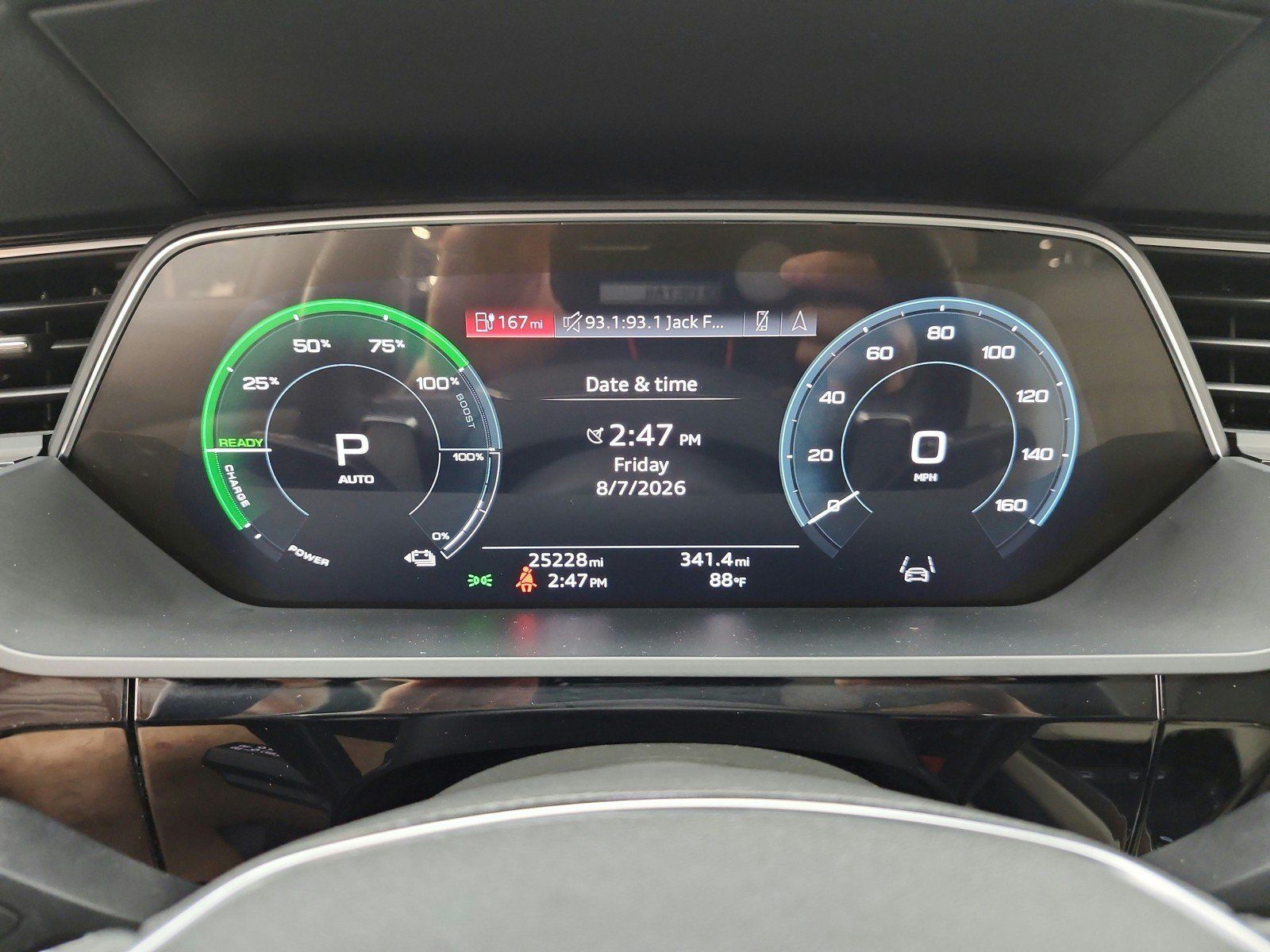 Used 2024 Audi Q8 e-tron Premium Plus w/ Premium Plus Package AWD/4WD image 9