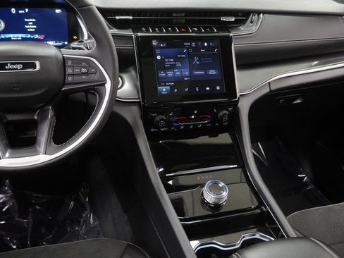 Certified 2023 Jeep Grand Cherokee Altitude image 23