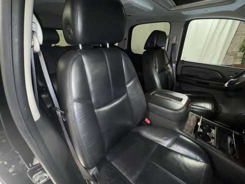 Used 2008 GMC Yukon Denali image 36