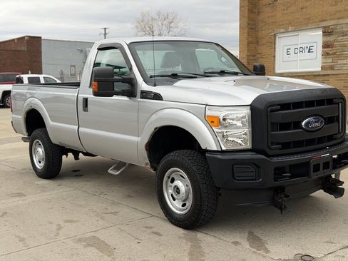 Used 2016 Ford F250 XL w/ Power Equipment Group image 4
