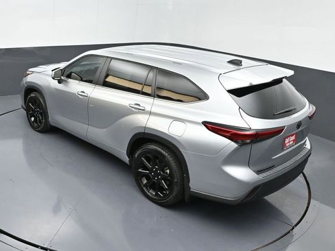 Certified 2023 Toyota Highlander LE image 43