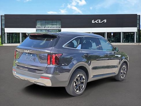 Certified 2025 Kia Sorento S w/ Panoramic Sunroof Package FWD image 4