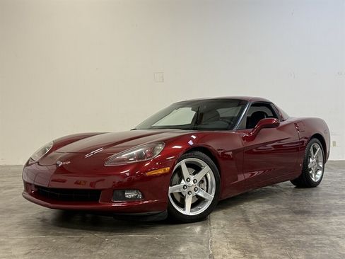 Used 2006 Chevrolet Corvette Coupe w/ Preferred Equipment Group RWD image 36