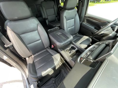 Used 2022 Chevrolet Tahoe LT w/ Luxury Package AWD/4WD image 10