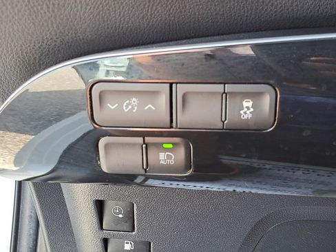 Used 2017 Toyota Prius Prime Plus image 28