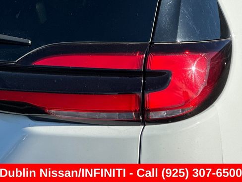 Used 2022 Chrysler Pacifica Touring-L FWD image 48