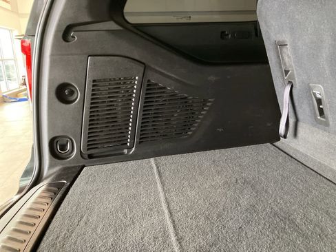 Used 2021 GMC Yukon XL SLT image 31