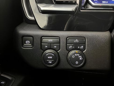 Used 2024 Chevrolet Silverado 1500 LT w/ Work Truck Package AWD/4WD image 23