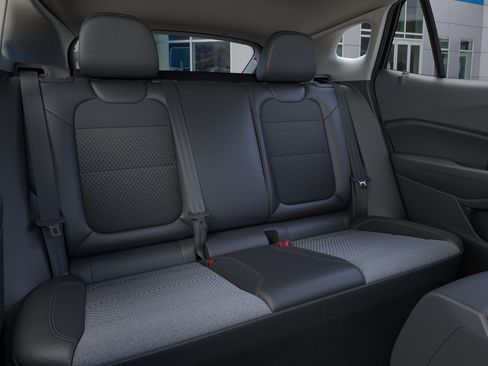 New 2026 Chevrolet Trax LT w/ Sunroof Package FWD image 17