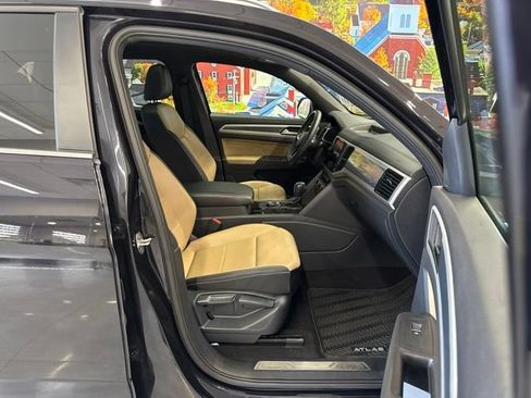 Used 2022 Volkswagen Atlas Cross Sport SE AWD/4WD image 53