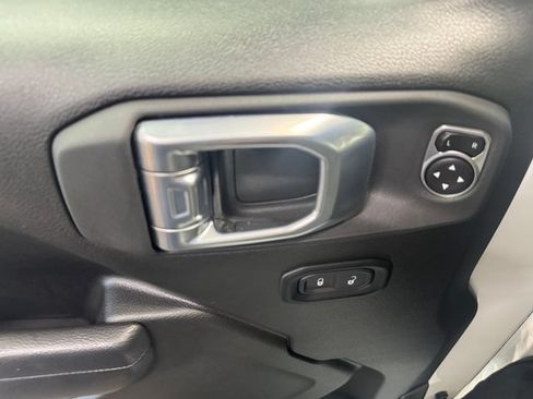Used 2025 Jeep Gladiator Sport AWD/4WD image 28