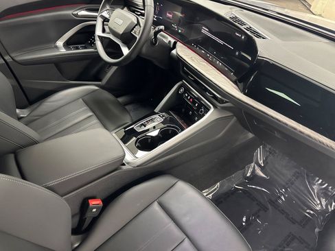 Used 2025 Audi Q5 Premium w/ Convenience Package AWD/4WD image 16