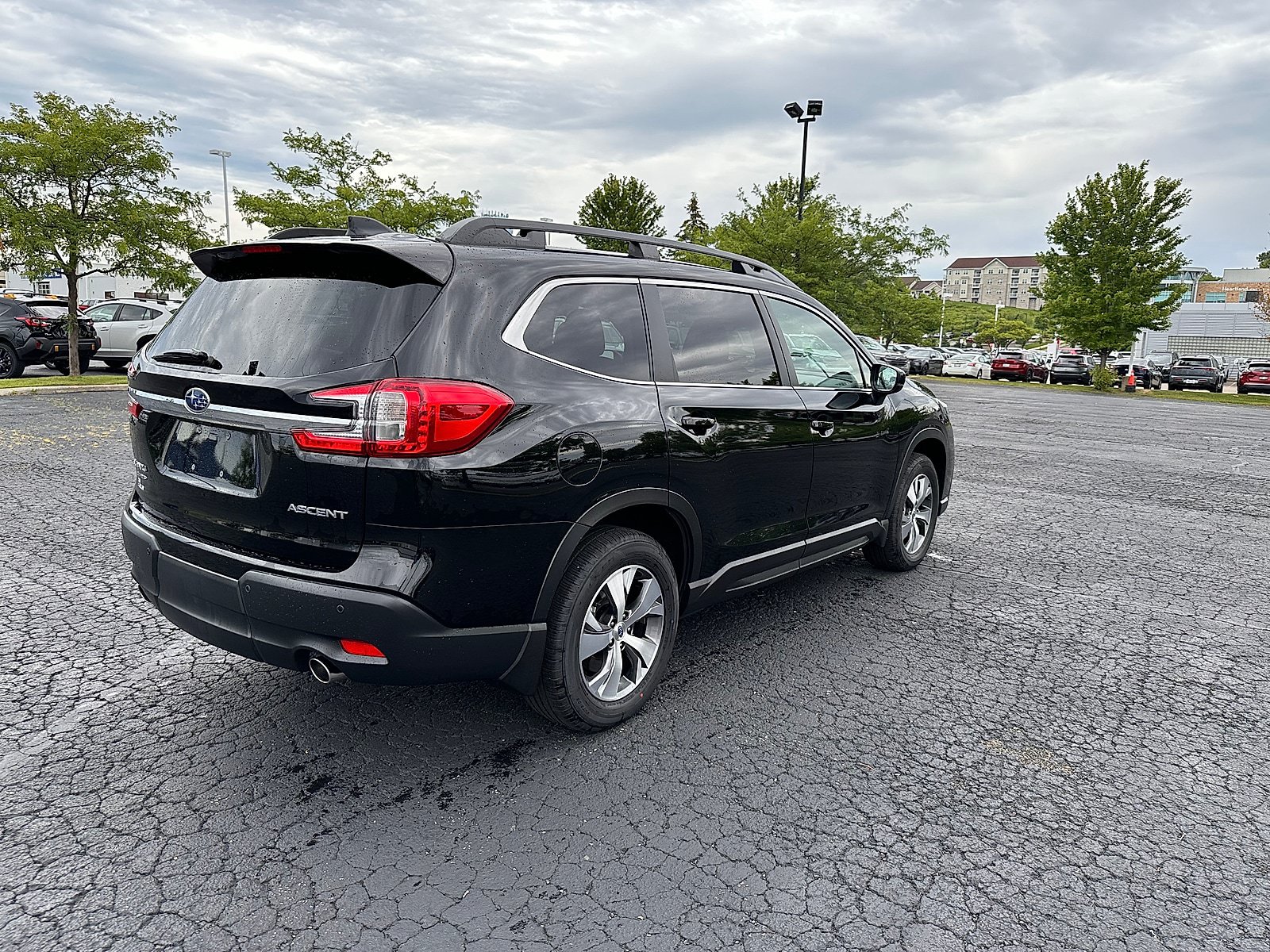 Used 2025 Subaru Ascent Premium AWD/4WD image 3