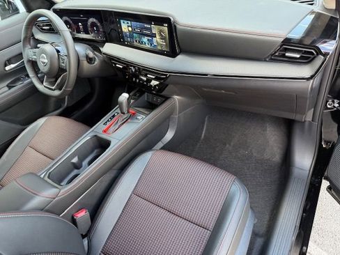 New 2025 Nissan Kicks SR w/ SR Premium Package image 14