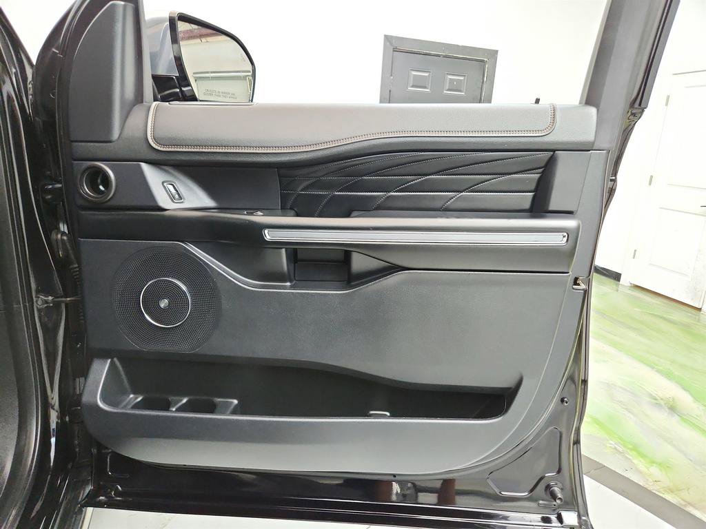 Used 2019 Ford Expedition Platinum AWD/4WD image 29
