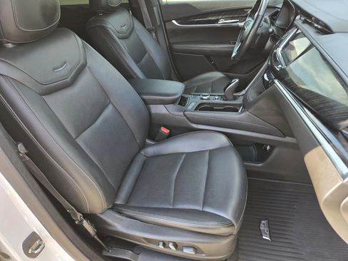 Used 2022 Cadillac XT6 Premium Luxury w/ Technology Package image 28