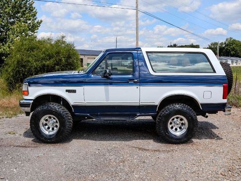Used 1994 Ford Bronco XLT AWD/4WD image 2