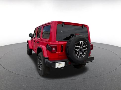 Used 2025 Jeep Wrangler Unlimited Sahara AWD/4WD image 11