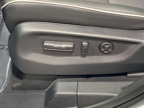 New 2026 Honda Odyssey Touring image 19